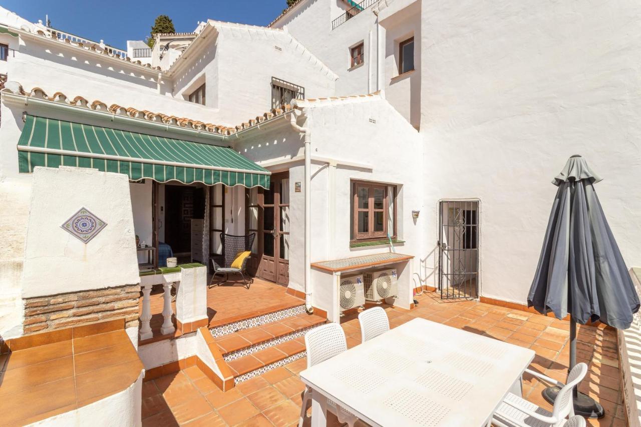 Capistrano Playa Apartment Нерха Екстериор снимка